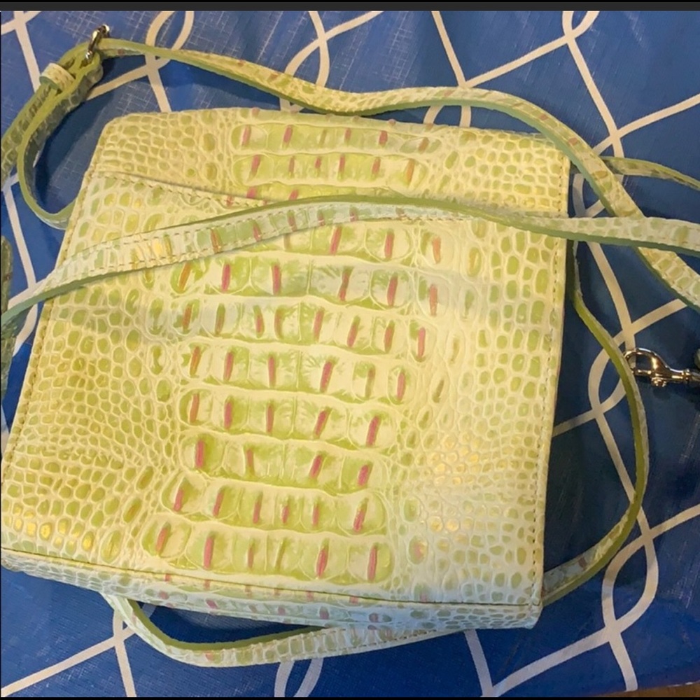 Brand new Dooney & Bourke Handbag - Picture 3 of 6